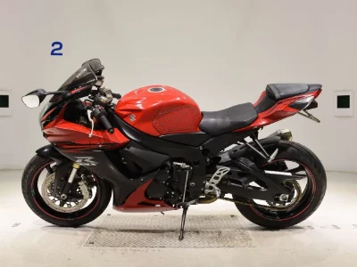 Suzuki GSX-R750