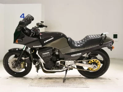 Kawasaki GPZ900R