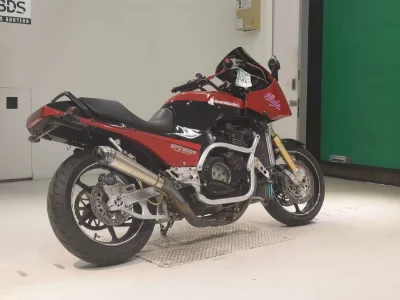 Kawasaki GPZ900R