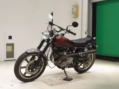 Yamaha SR400-2