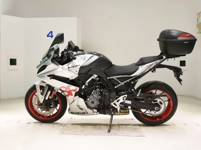 Suzuki GSX-8R  с аукциона в Японии