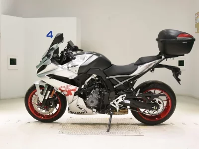 Suzuki GSX-8R
