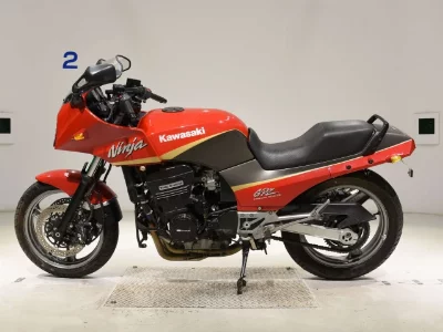 Kawasaki GPZ900R
