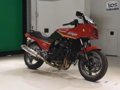 Kawasaki GPZ900R