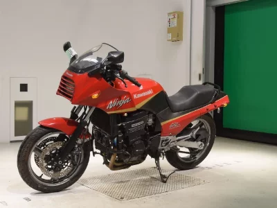 Kawasaki GPZ900R