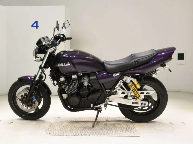Yamaha XJR400R-3  с аукциона в Японии
