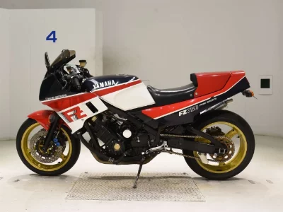 Yamaha FZ750