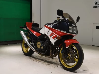 Yamaha FZ750