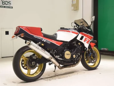 Yamaha FZ750