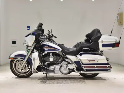 Harley-Davidson HARLEY FLHTCU1580