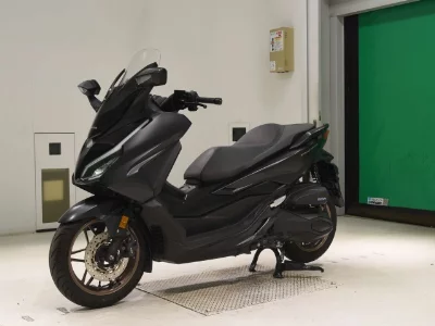 Honda FORZA -6