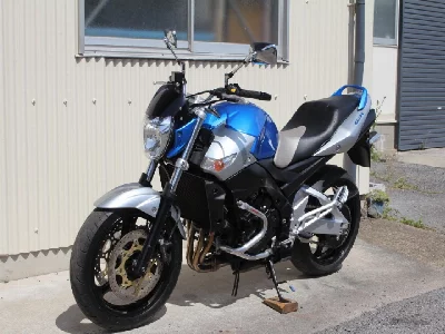 Suzuki GSR400