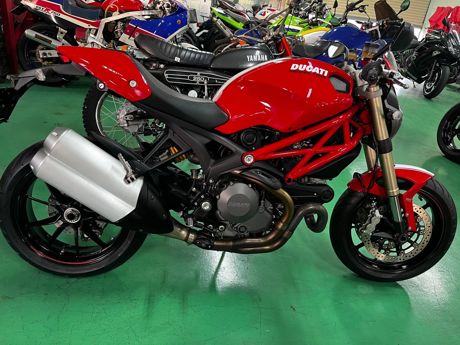 Ducati DUCATI  MONSTAR 1100EVO  с аукциона в Японии