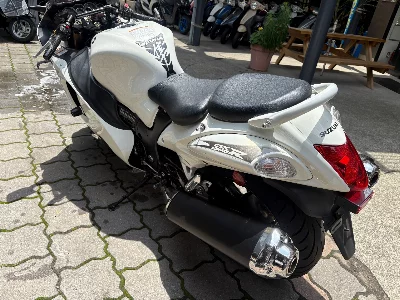 Suzuki GSX1300R HAYABUSA