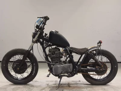 Yamaha SR400-2