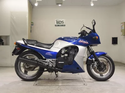 Kawasaki GPZ900R