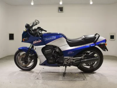Kawasaki GPZ900R