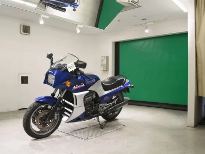 Kawasaki GPZ900R