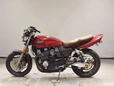Yamaha XJR400