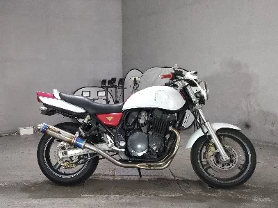 Suzuki INAZUMA 400