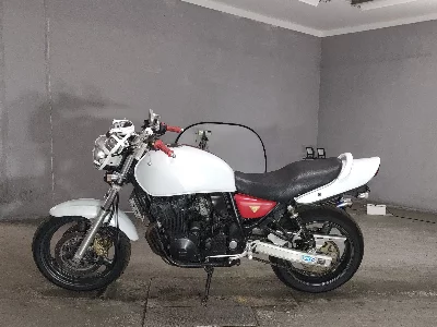 Suzuki INAZUMA 400
