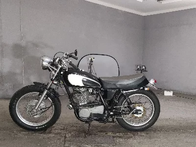 Yamaha SR400-1