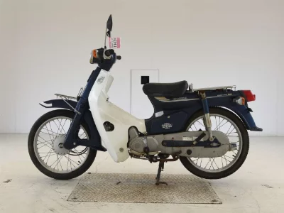 Honda C90