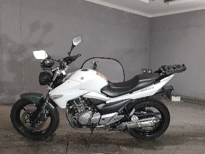 Suzuki GSR250