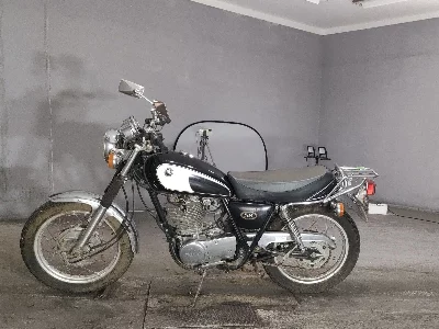 Yamaha SR400-1