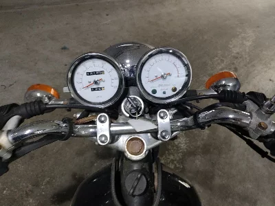 Yamaha SR400-1
