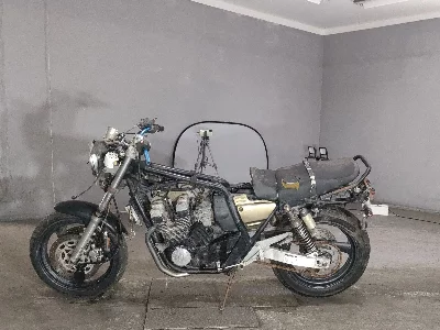 Yamaha XJR400
