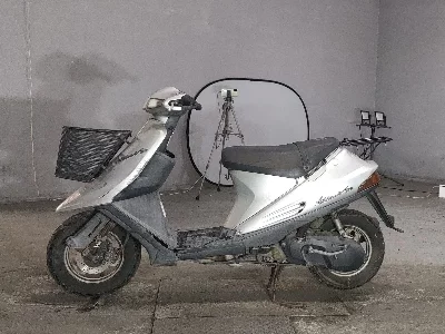 Suzuki ADDRESS V100