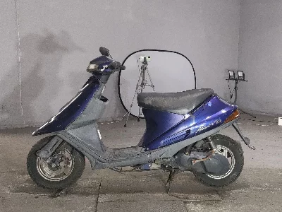Suzuki ADDRESS V100