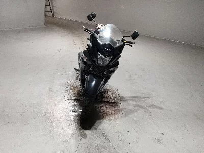 Suzuki GSR250F
