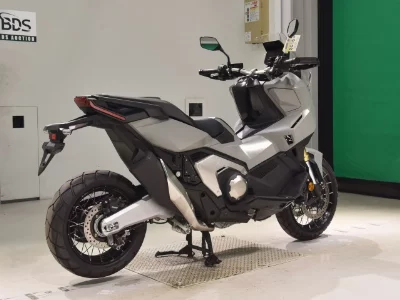 Honda X-ADV750-2