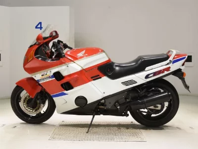Honda CBR1000F