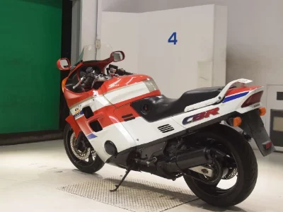 Honda CBR1000F