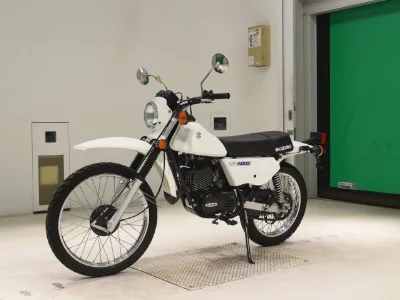 Suzuki TS185