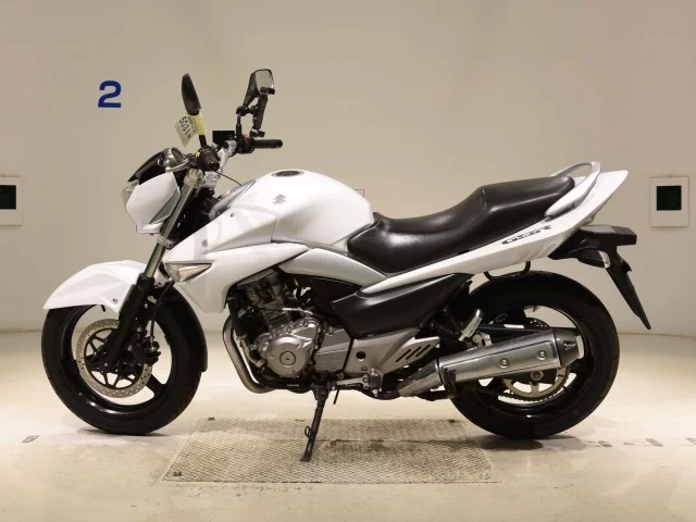 Suzuki GSR250  с аукциона в Японии