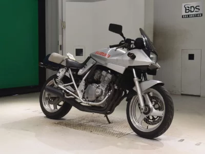 Suzuki GSX250 KATANA