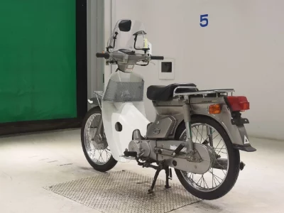 Honda C90