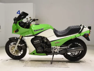 Kawasaki GPZ900R