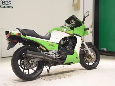 Kawasaki GPZ900R
