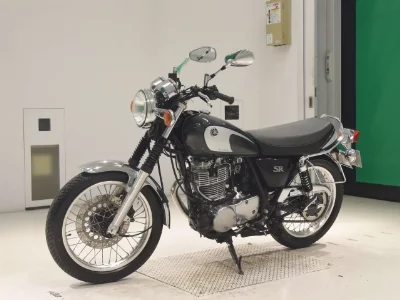 Yamaha SR400-5