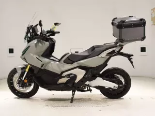 Honda X-ADV750-2