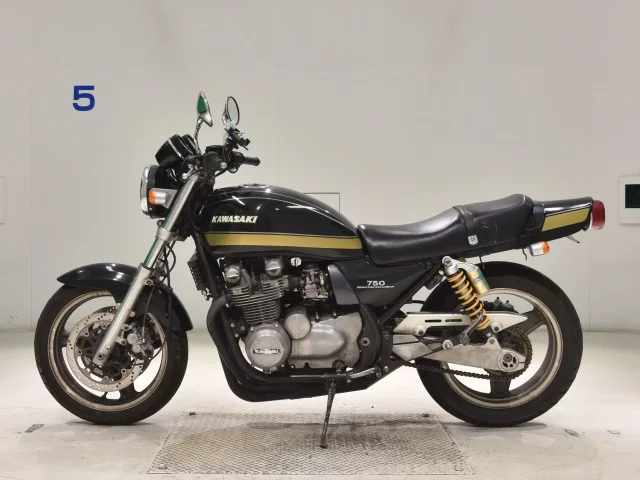 Kawasaki ZEPHYR750  с аукциона в Японии