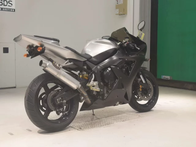 Yamaha YZF-R1  с аукциона в Японии