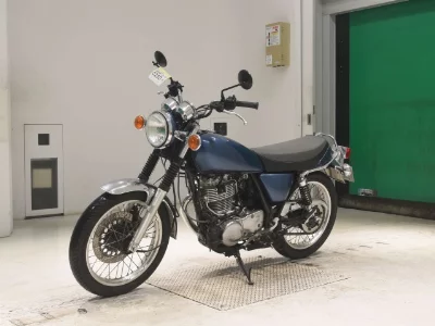 Yamaha SR400-5