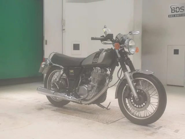 Yamaha SR400-4  с аукциона в Японии