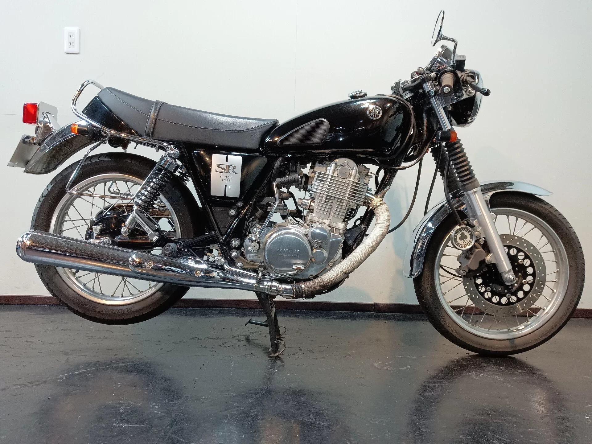 Yamaha SR400-1  с аукциона в Японии